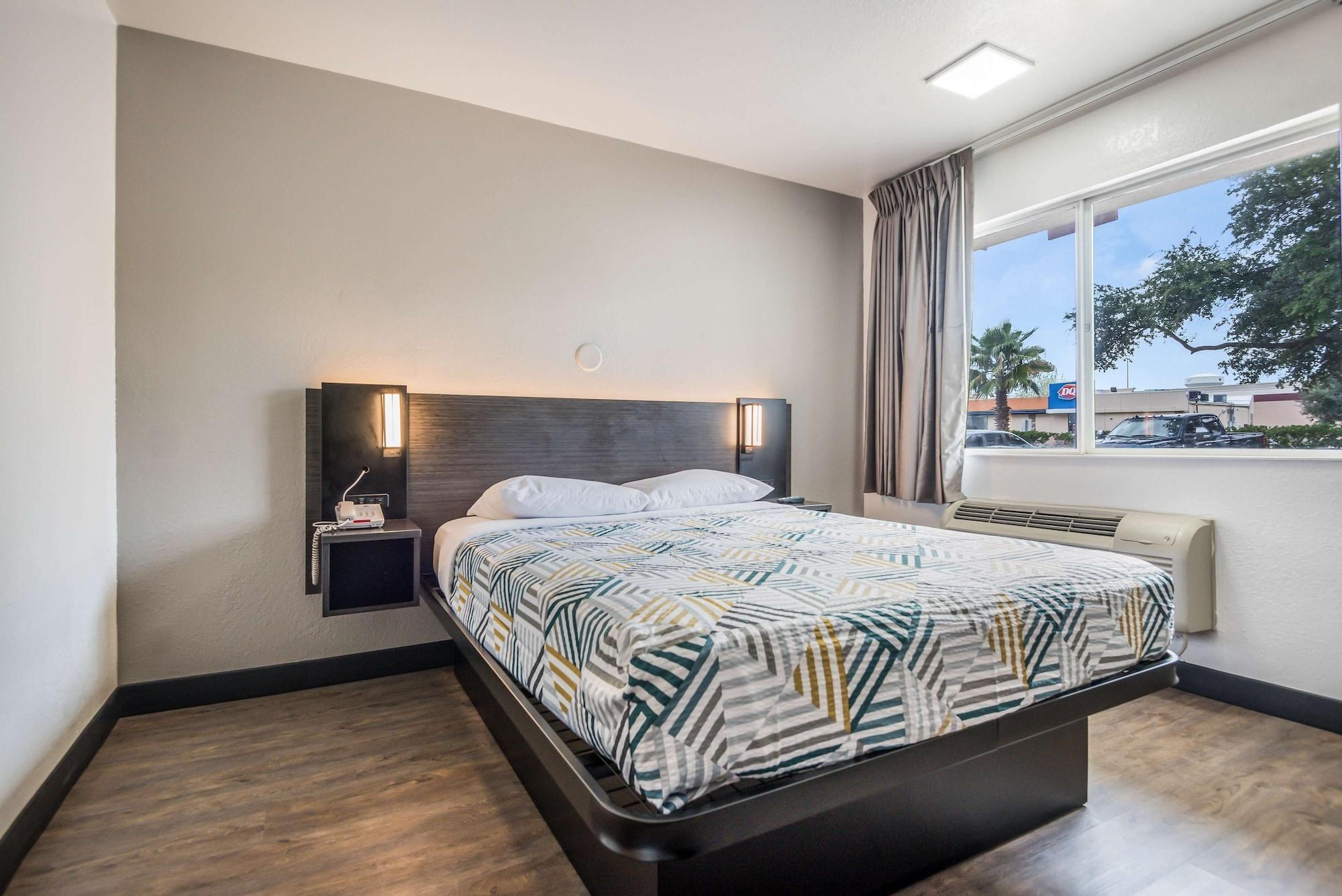 Motel 6-College Station, Tx - Bryan מראה חיצוני תמונה