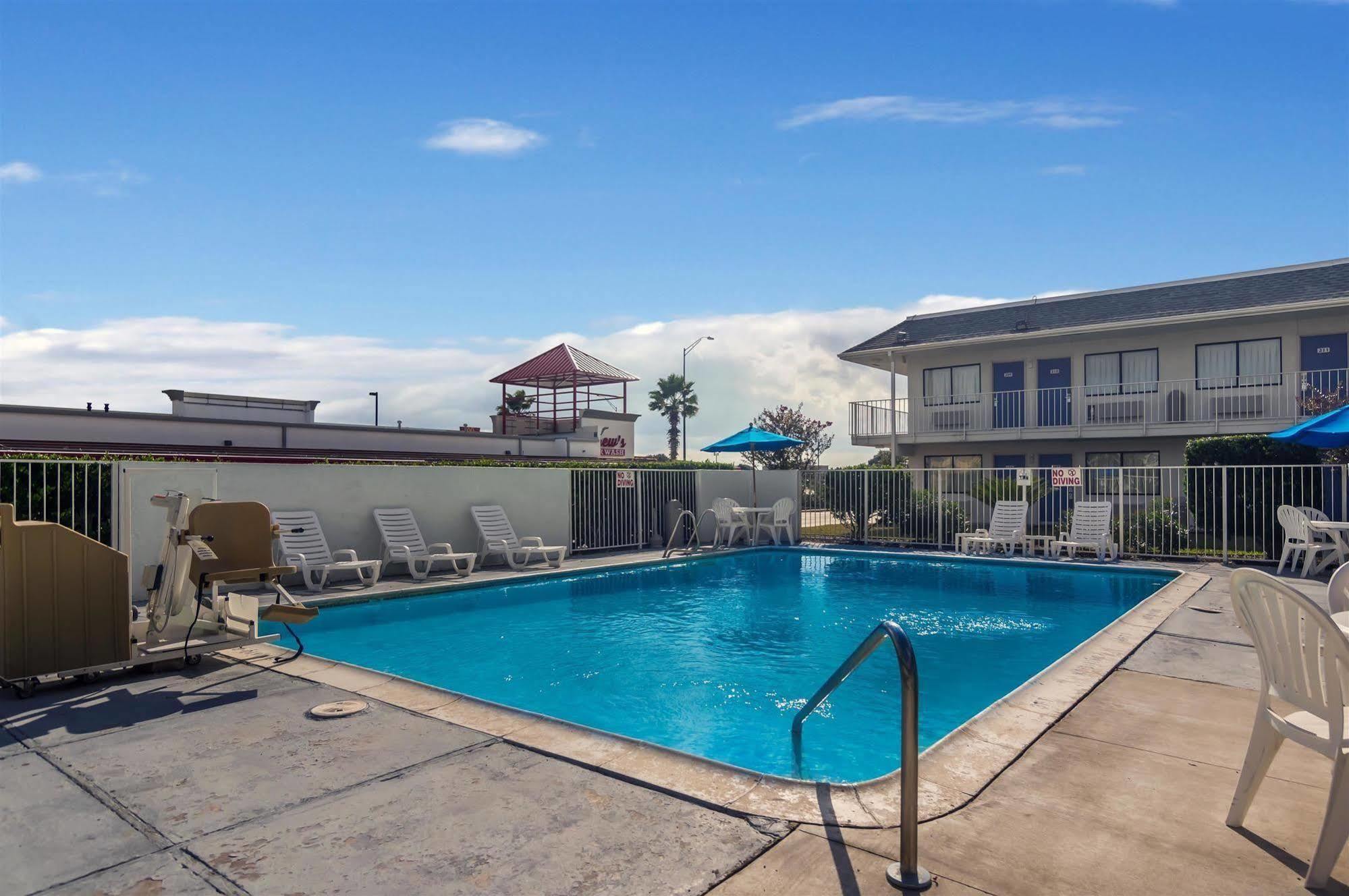 Motel 6-College Station, Tx - Bryan מראה חיצוני תמונה