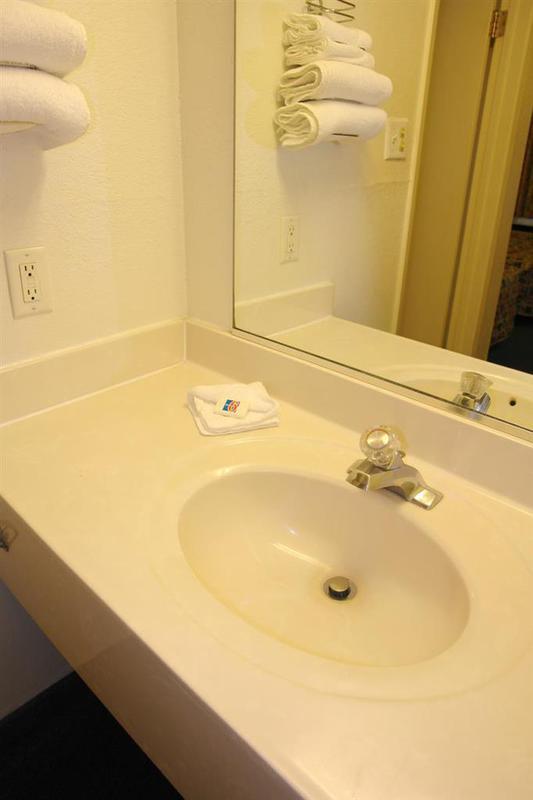 Motel 6-College Station, Tx - Bryan שירותים תמונה